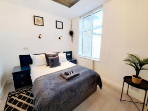 SPACIOUS 3 Bed APARTMENT WITH EN-SUITES